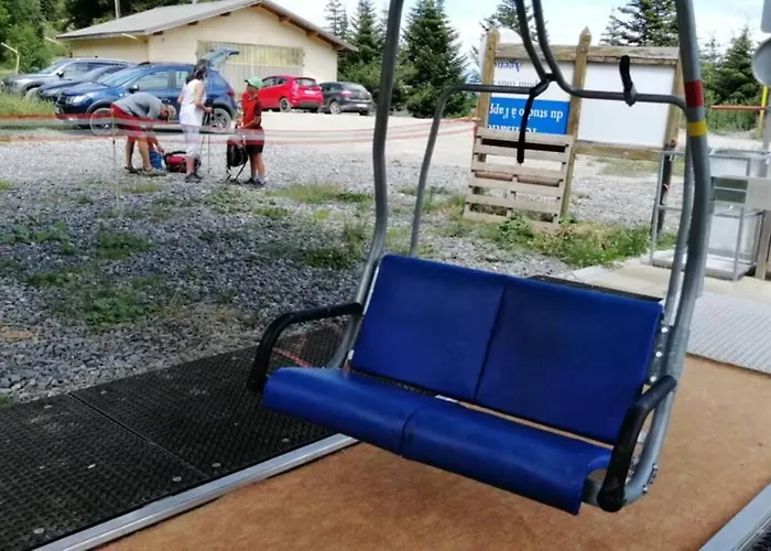 Dans Station De Aux Pieds Des Pistes *